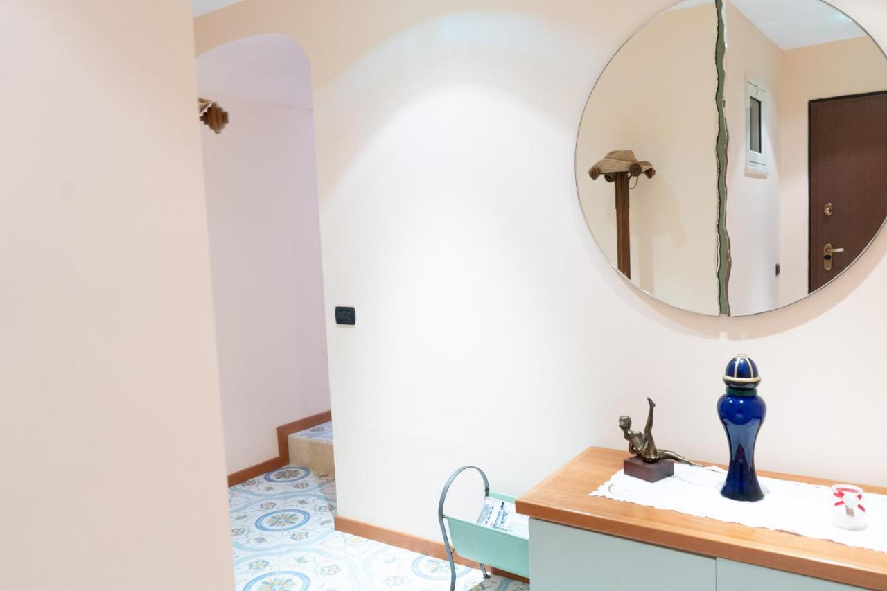 Villa Lucia Кастеламаре ди Стабия Екстериор снимка